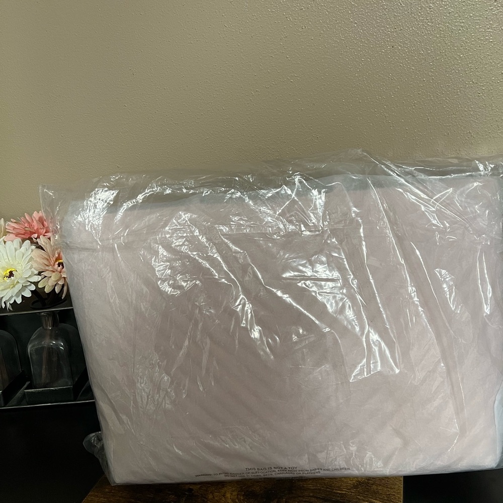 Victoria Secret pink Tote - Picture 3 of 3